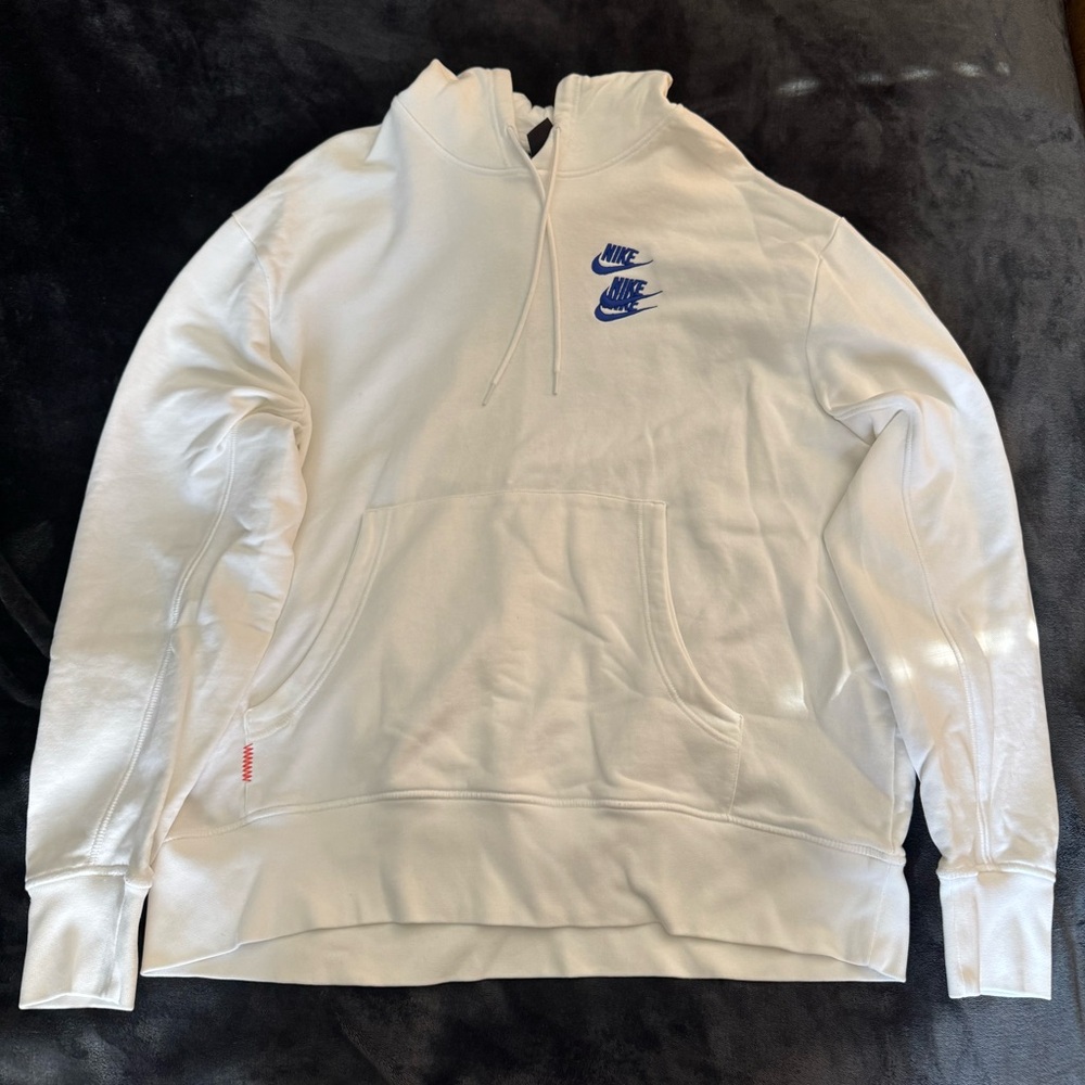 Nike Sportswear World Tour Sweathsirt